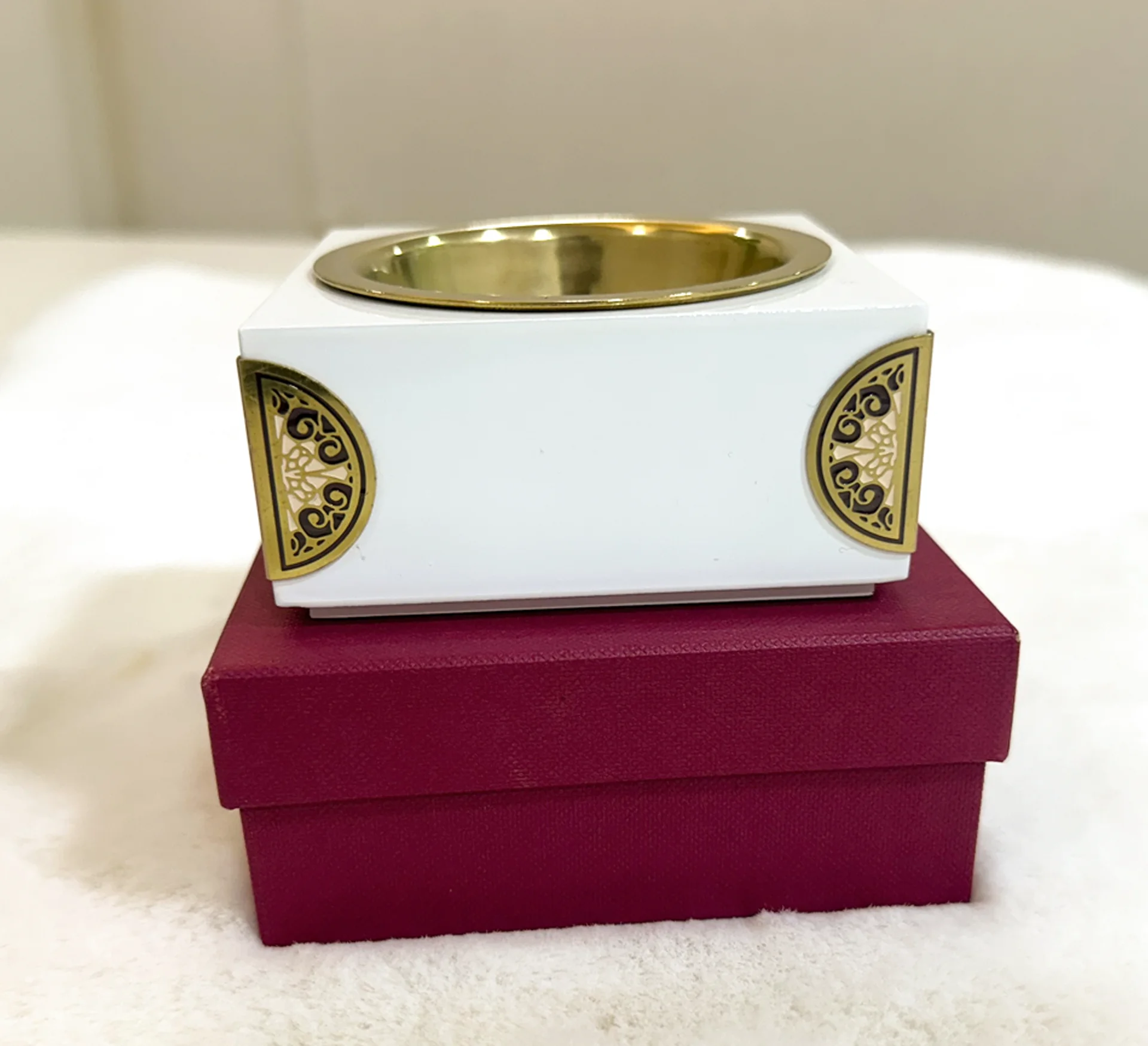 Small smoker in a red